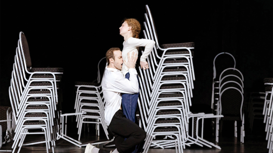 Ne kaislība, bet līdzatkarība piesien Elzas Rūtas Jordānes Kristīni pie neatgriezeniski salauztā Edgara, kādu spēlē Kārlis Reijers.