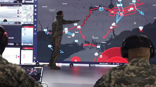 Platforma Delta ļauj reālajā laikā pārredzēt kaujas lauku, plānot operācijas un vienībām apmainīties ar datiem, apvienojot dažādus kara elementus kopējā vadības sistēmā. Foto — Ukrainas Bruņotie spēki