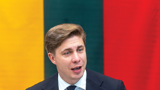 Mindaugs Sinkevičs 30. jūnijā, kad parlaments apstiprināja viņa iecelšanu premjerministra amatā.