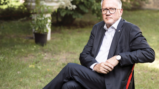 «Svarīgākā lieta, ko redzam reitingos, — JV izdodas stabilizēt pozīciju. 20—22% vēlētāju vēl nav izdarījuši savu izvēli, cīnīsimies par viņu balsīm.»