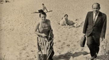 Aleksandra Beļcova un Romans Suta Jūrmalā. 1930. gadu pirmā puse. Foto no muzeja arhīva