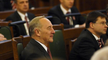 Valsts prezidents Andris Bērziņš Saeimā. Foto: Gints Ivuškāns, F64