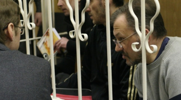 Kuģa ''Arctic Sea'' nolaupīšanas lietā apsūdzētie tiesā. Foto: ITAR-TASS/LETA