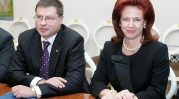 Solvita Āboltiņa un Valdis Dombrovskis koalīcijas sarunās. Foto: Ieva Čīka, LETA