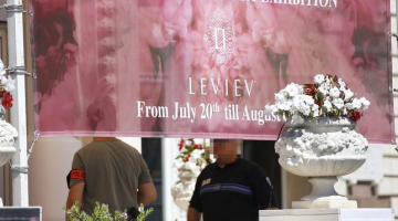 "Carlton" viesnīcā Kannās bija atvērta "Leviev" dārglietu izstāde. Foto: AFP/LETA