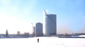 Aizsalusī Daugava Rīgas centrā. Foto: Evija Trifanova, LETA