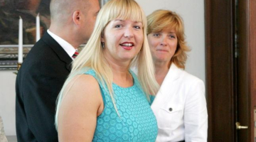 Elīna Egle vēl kopā ar saviem kolēģiem Valsts prezidenta kancelejā - Gundaru Daudzi un Līgu Krapāni. Foto: Raitis Plauks, F64