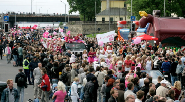 Blondīņu parāde 2011. gada 28. maijā. Foto: Andrejs Terentjevs, F64