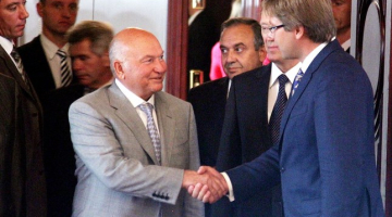 Jurijs Lužkovs un Nols Ušakovs tikšanās reizē 2010.gada augustā. foto: Mārtiņš Zilgalvis, f64
