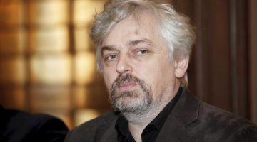 Koncerta mākslinieciskais vadītājs un diriģents ir Andris Veismanis. Foto - Nora Krevneva, f64