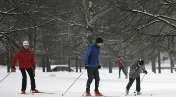 Slēpošana Uzvaras parkā. foto: Mārtiņš Zilgalvis, f64
