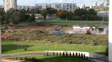 Būvlaukums Biķernieku ielā 121 pērnā gada rudenī. Autora foto