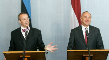 Tomass Hendriks Ilvess un Andris Bērziņš preses konferencē. Foto: Raitis Plauks, F64