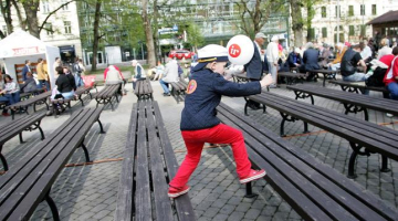 Žurnāla "Ir" dzimšanas dienas svinībās šogad Vērmaņdārzā. Foto: Emīls Desjatņikovs, F64