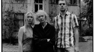 Izrādes "Jasmīns.Pārdaugava" publicitātes foto. Foto autore Inta Ruka