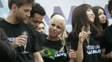 Latvijas pārstāve LieneCandy (centrā) piedalās konkursā "Jaunais vilnis". Foto: Andrejs Terentjevs, F64