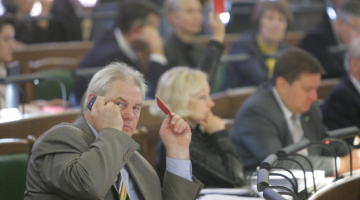 Dzintars Jaundžeikars Saeimā deputāta solā. Foto: Jānis Saliņš, F64