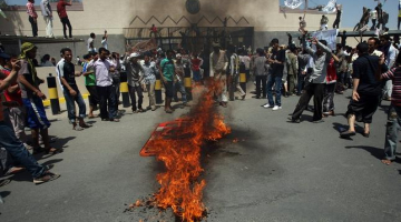Protestētāji pie ASV vēstniecības Jemenā. Foto: AFP/LETA