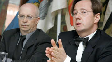 Valerijs Kargins (no labās) un Viktors Krasovickis vēl "Parex" bankas ziedu laikos. Foto: Oļesja Sokolova, F64