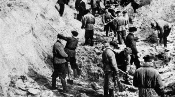 Katiņas slaktiņa upuru atrakšana 1943.gadā. Autors: AFP/LETA