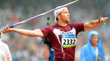 Labākais no Latvijas šķēpmetējiem Londonā bija Ainars Kovals. Foto: Romāns Kokšarovs, F64