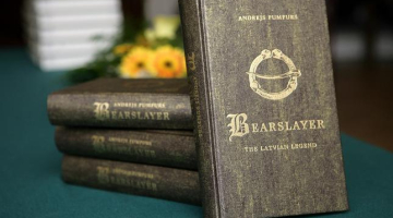 Andreja Pumpura eposa "Lāčplēsis" akadēmiskais izdevums angļu valodā.