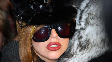 Dziedātāja Lady Gaga pērn Maskavas lidostā pirms koncerta. Foto: ITAR-TASS/LETA