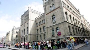 Studētgribētāji pie Latvijas Universitātes. Foto: Rūta Kalmuka, F64