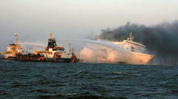 Lietuvas prāmis &quot;Lisco Gloria&quot; Baltijas jūrā. Avots: AFP/LETA