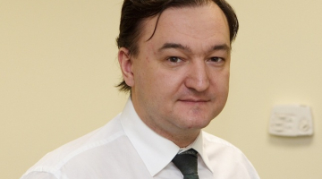 Investīciju fonda "Hermitage Capital" jurists Sergejs Magņitskis, kurš pēc Krievijas varasiestāžu amatpersonu noziegumu atklāšanas mira Maskavas cietumā. Foto: AFP/LETA