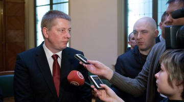 Anrijs Matīss atbild uz žurnālistu jautājumiem. Foto: Andrejs Terentjevs, F64