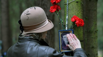 Krievijā piemin Staļina represījās bojāgājušos. Foto: AFP/LETA