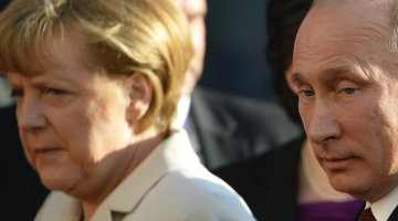 Vācijas kanclere Angela Merkele un Krievijas prezidents Vladimirs Putins tikšanās laikā. Foto: AFP/LETA