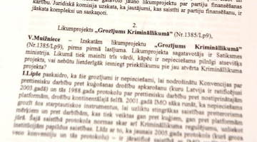 Bijusī Saeimas Juridiskās komisijas priekšsēdētāja un Tautas partijas deputāte Vineta Muižniece, iespējams, parlamenta darbības laikā viltojusi komisijas sēdes protokolu, lai kavētu grozījumus Krimināllikumā, kas saistīti ar partiju nelikumīgu finansēšanu. Foto: Lita Krone, LETA