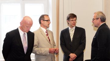 No kreisās: Nacionālās apvienības pārstāvji Gaidis Bērziņš, Dzintars Rasnačs, Einārs Cilinskis, Roberts Zīle. Foto: Kaspars Krafts, F64