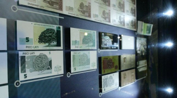 2014_09_nauda-banknotes-gatisgierts-f64-media-large1.jpg