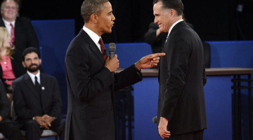 ASV prezidents Baraks Obama debatēs ar prezidenta amata kandidātu Mitu Romniju. Foto: AFP/LETA