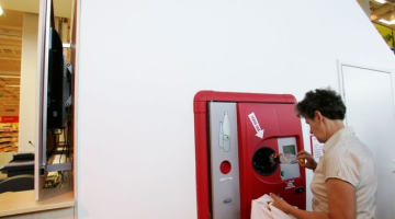 PET pieņemšanas automāts Igaunijā. Autore: Rūta Kalmuka, F64