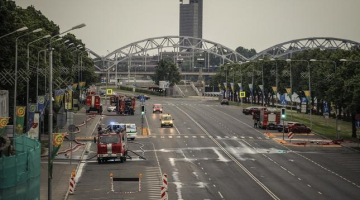 11.novembra krastmala pie Rīgas pils pēc ugunsgrēka piektdienas rītā. Foto: Emīls Desjatņikovs, F64