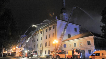 Rīgas pils liktenīgajā naktī. Foto: Gints Ivuškāns, F64