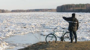 Ledus sastrēgums Daugavā pie Pļaviņām pērn. Foto: Raitis Plauks, F64