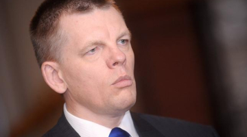 Einārs Repše pēc tikšanās ar Valsts prezidentu Andri Bērziņu, ar kuru apsprieda savas idejas. Foto: Ieva Lūka, LETA