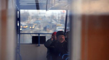 Pasažieri "Rīgas satiksmes" tramvajā. Foto: Edijs Pālens, LETA