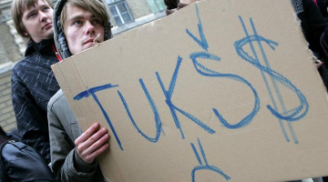 Studenti protesta akcijā pie valdības mājas. Foto: Raitis Plauks, F64