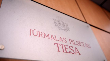Jūrmalas tiesa ir viena no tām, kur gadiem nu jau nevar iztiesāt bijušā pilsētas mēra Raimonda Munkevica kukuļdošanas lietu. Foto: Edijs Pālens, LETA