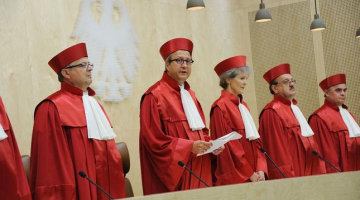 Vācijas Konstitucionālā tiesa nolasa savu lēmumu. Foto: AFP/LETA