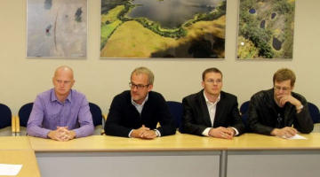 VL-TB/LNNK pārstāvji Gaidis Bērziņš (K1), Roberts Zīle (K2), Raivis Dzintars (L2), Einārs Cilinskis (L1) sarunās. Autors: Kaspars Krafts, F64