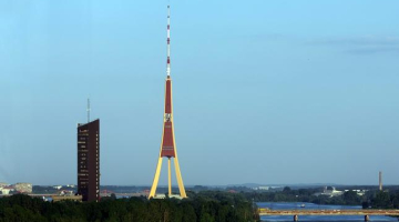 Latvijas televīzijas augstceltne un TV tornis Zaķusalā. Foto: Edijs Pālens, LETA