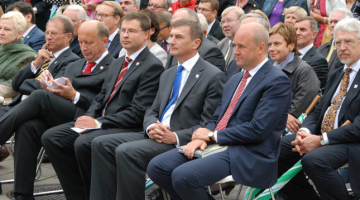 Zviedrijas premjerministrs Frederiks Reinfelts, Igaunijas premjerministrs Andrus Ansips, V.Dombrovskis un Lietuvas premjerministrs Andrus Kubiļus. Foto: Ministru kabinets