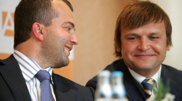 Ernests Bernis (no kreisās) un Oļegs Fiļs. Foto: Gatis Dieziņš, LETA